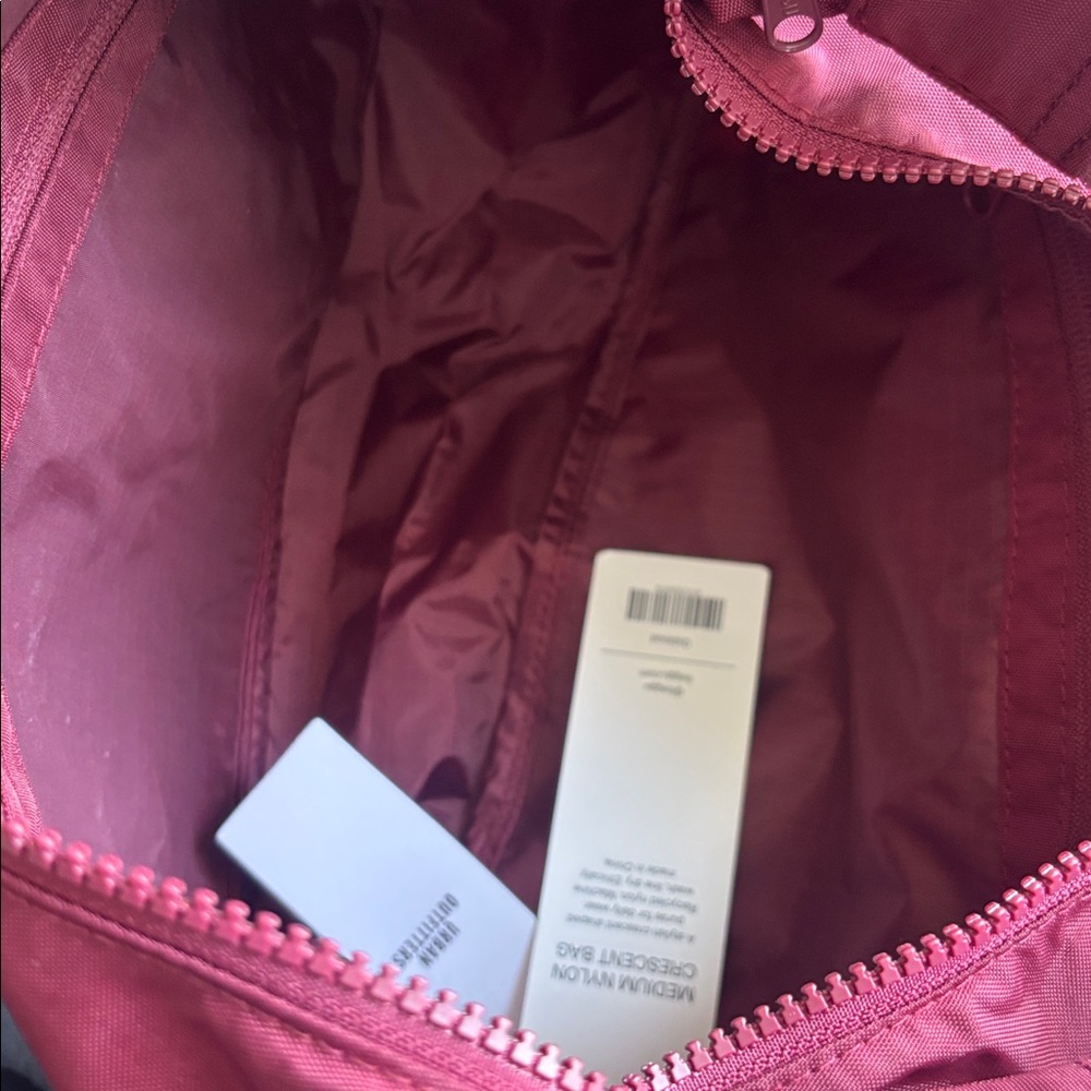 BAGGU UO Exclusive Medium Crescent Bag - Oxblood - Picture 5 of 6